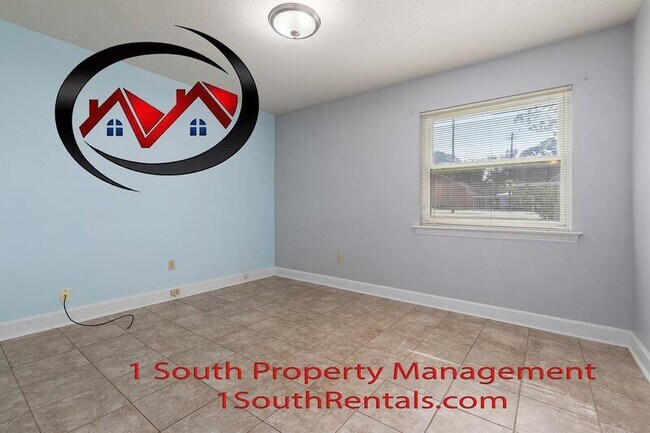 Building Photo - 7470 Moffett Rd