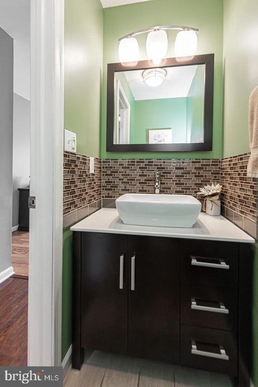 Building Photo - 10 Terry Ct