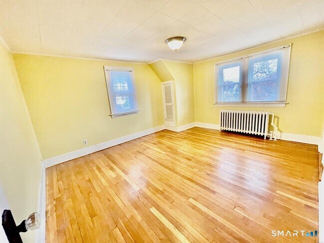 Building Photo - 55 Bronx Ave