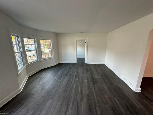 Building Photo - 131 Chesterfield Rd