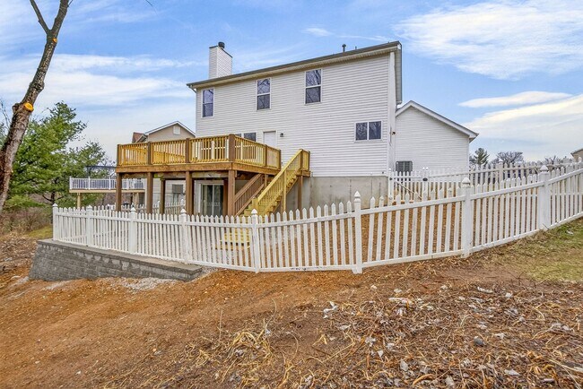 Building Photo - NEWLY RENOVATED HOME