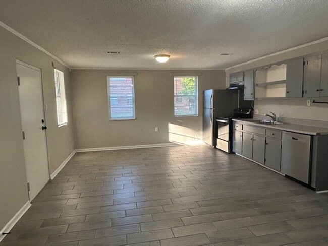 Building Photo - Call Property Manager Tonia Rollins at (50...
