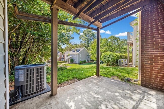 Building Photo - 2920 Iron Gate Ln