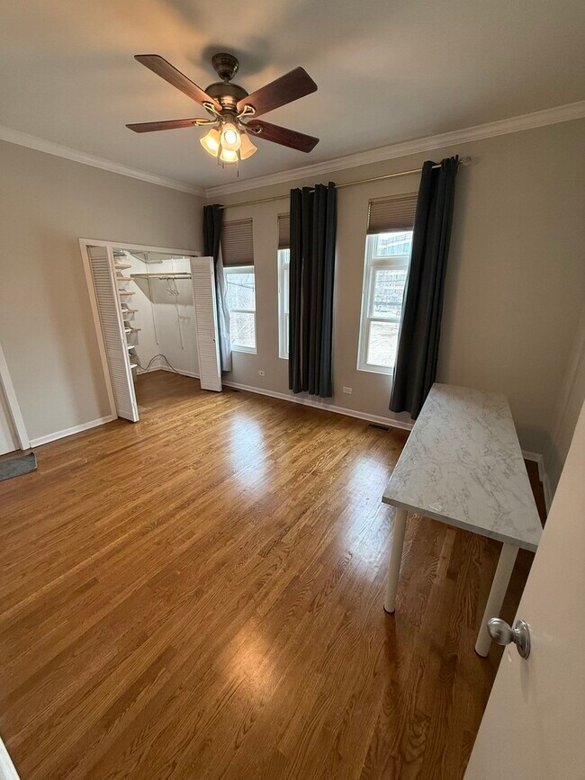 Building Photo - 2318 W Bloomingdale Ave