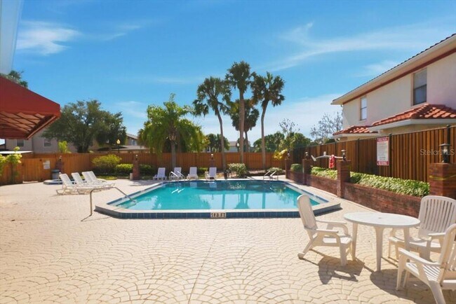 Building Photo - 1645 Sandy Point Square