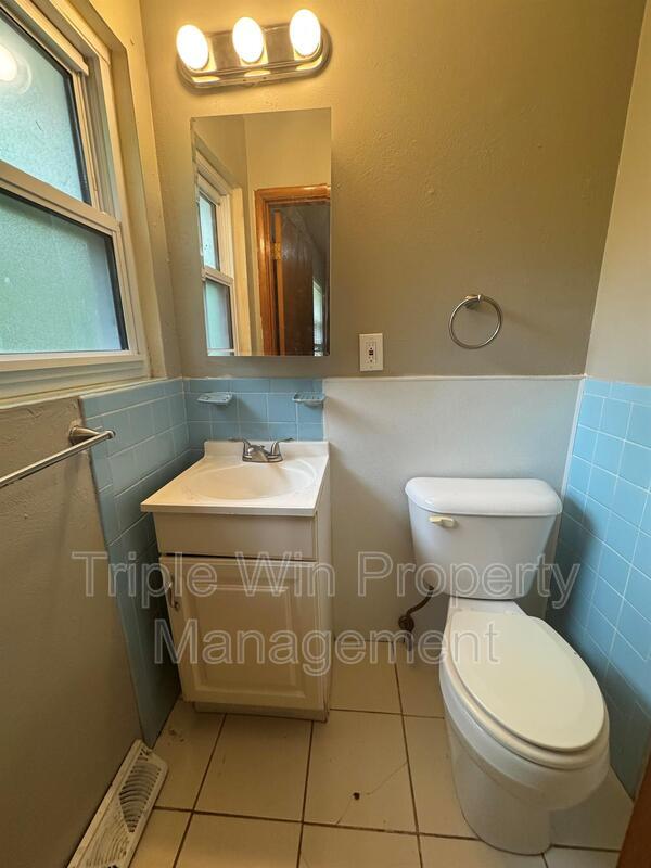 Building Photo - 10440 Gardo Ct