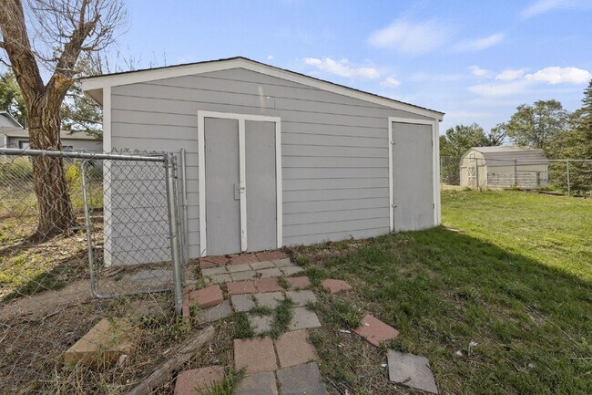 Building Photo - 4319 Millburn S