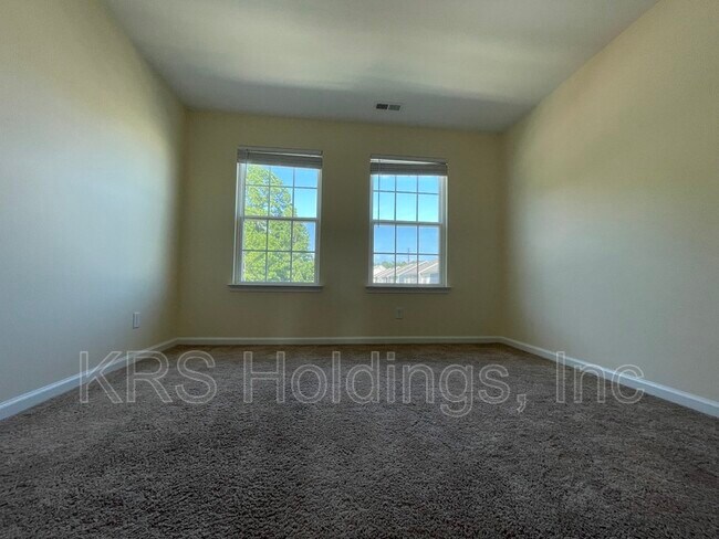 Building Photo - 1611 Independence Blvd