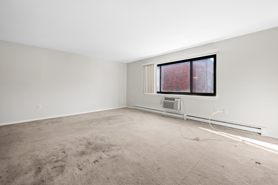 Building Photo - 43 Olcott Dr