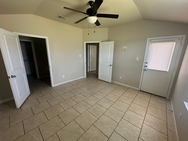 Building Photo - 4304 Ivory Ln