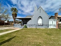 Building Photo - Charming 3 Bed/2 Bath Home w/ MIL Suite an...