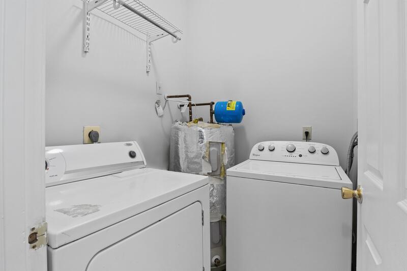 Building Photo - 606 Moonglow Rd