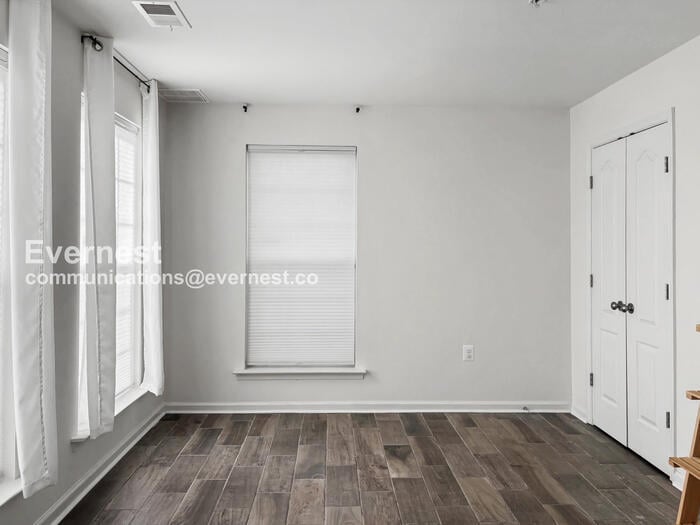 Building Photo - 10612 Presidential Pkwy