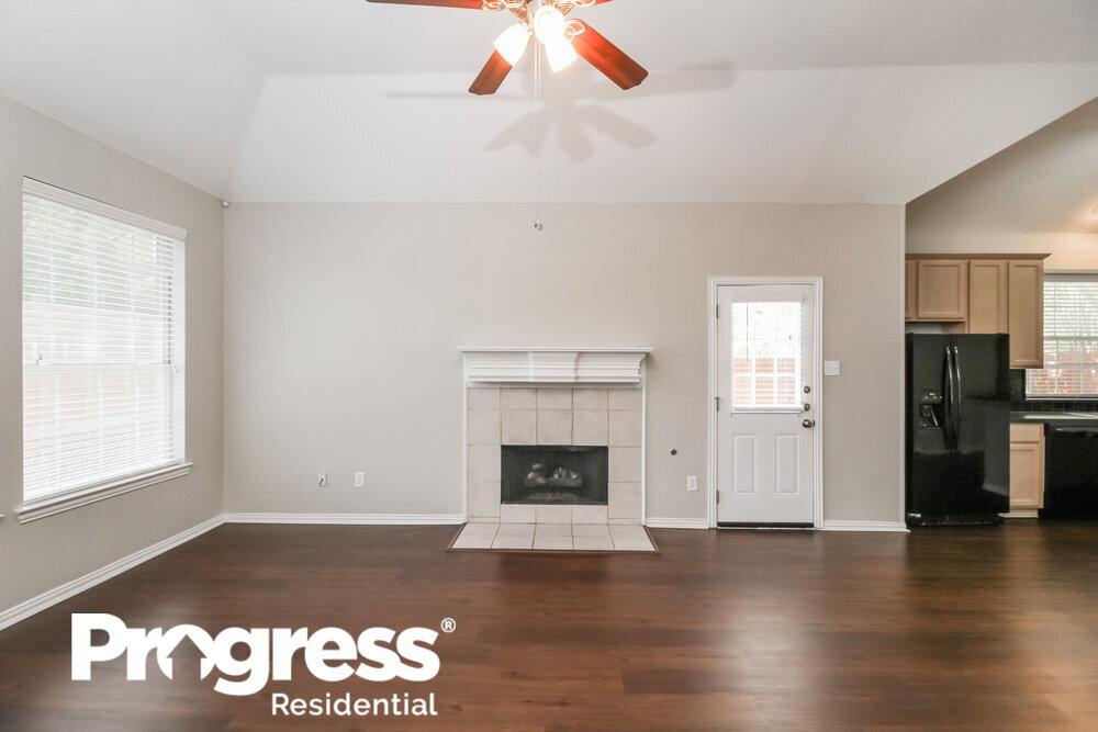 Building Photo - 828 Pinnacle Cir