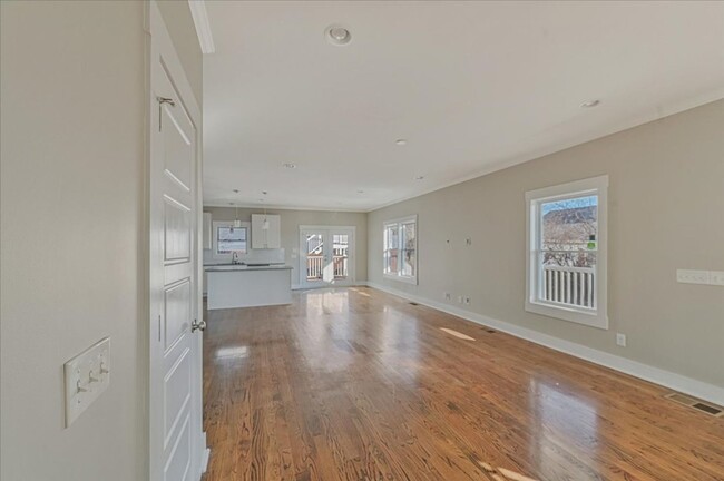 Building Photo - Beautiful House in East Nashville!