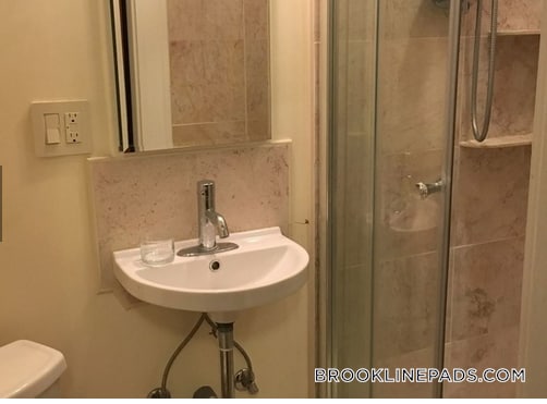 Building Photo - 208 Fuller St