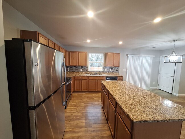 Building Photo - Wonderful Two Story Four Bedroom Home in Northeast Columbia!