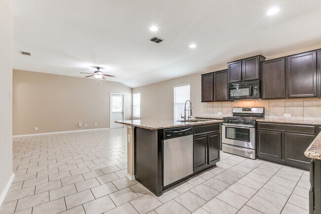 Building Photo - WILDHORSE AT TAUSCH FARMS RENTAL