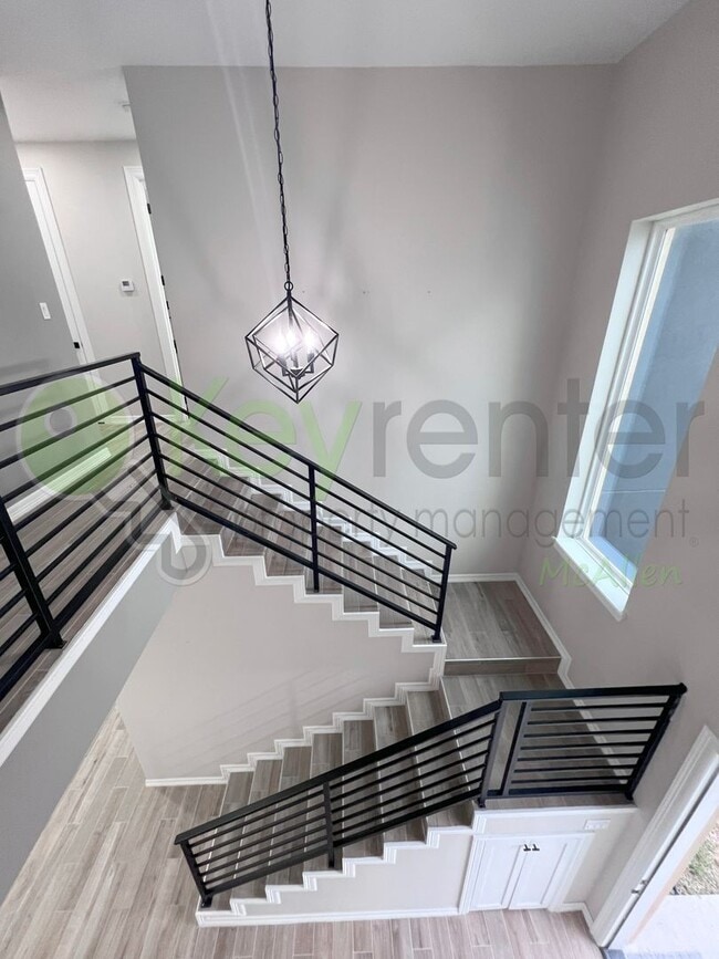 Building Photo - Stunning 3- bed/ 2.5 upgraded luxury townh...