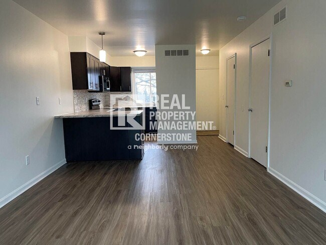 Building Photo - Modern Comfort Meets Peaceful Living