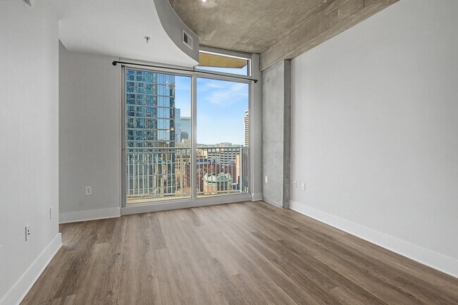 Building Photo - 415 Church St