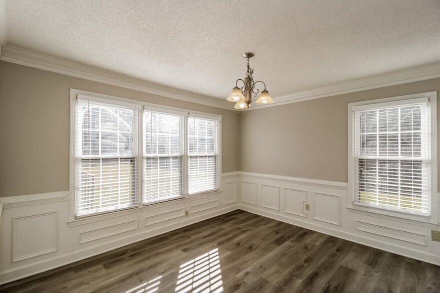 Building Photo - 5176 Ray Ct