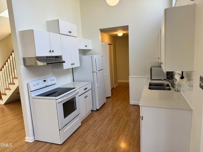 Building Photo - 118 Creeks Edge