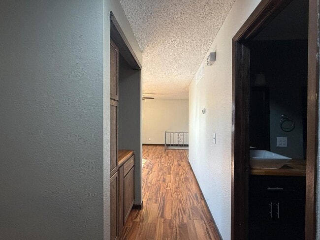 Building Photo - 5902 W Franklin St