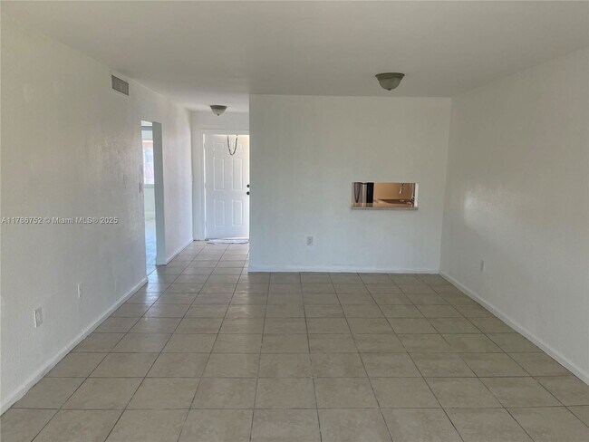 Building Photo - 505 NW 177th St