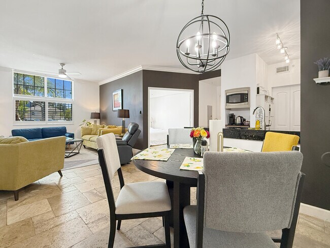 Building Photo - 1900 Van Buren St