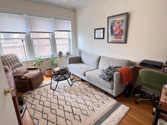 Building Photo - 4538 N Wolcott Ave