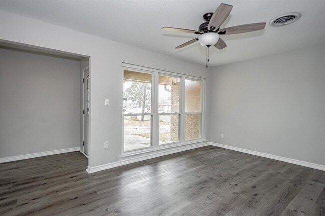 Building Photo - 3410 Truxton Dr