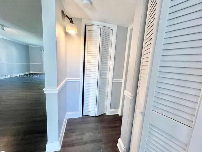 Building Photo - 240 Galen Dr