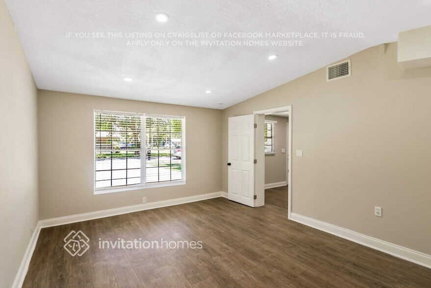 Building Photo - 4010 Treasure Cir
