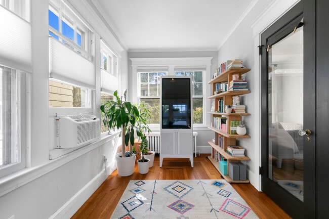 Building Photo - 37 Harmon St