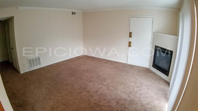 Building Photo - 1228 O Ave Pl NE