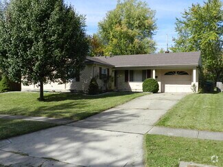 Building Photo - Great 4BR, 2BA single family home with AC ...