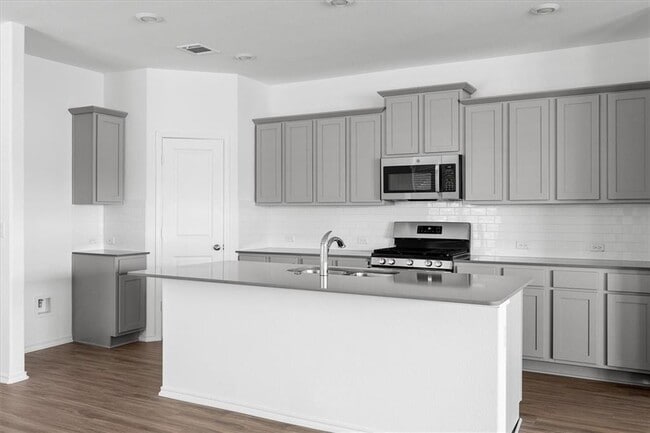 Building Photo - 325 Escondido Cir