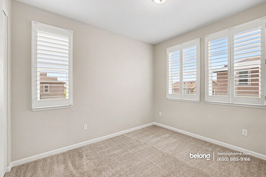 Building Photo - 3989 Portola Cmn