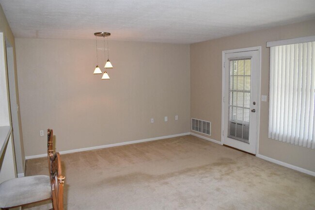 Building Photo - 1462 Millbrook Trail