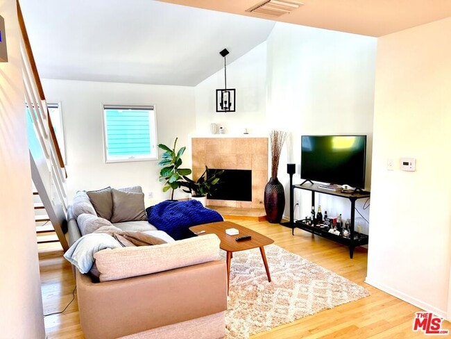 Building Photo - 311 Hill St