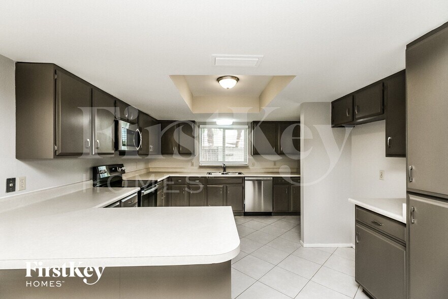 Building Photo - 2701 N Hartford St