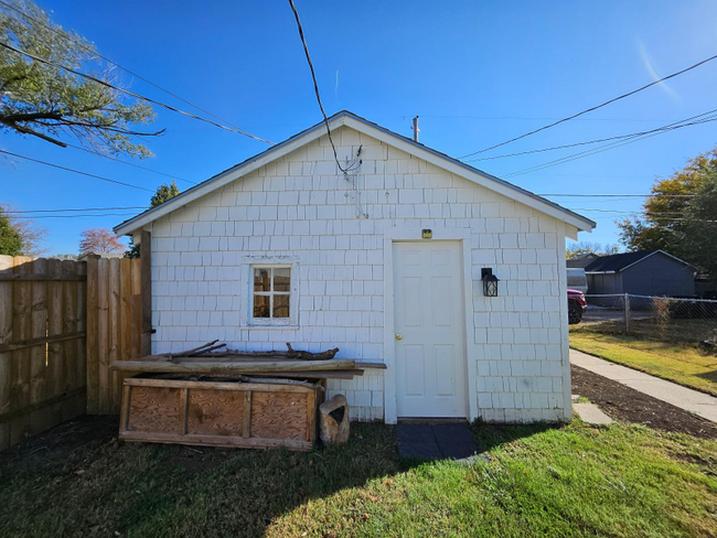 Building Photo - 1106 N Tenth St