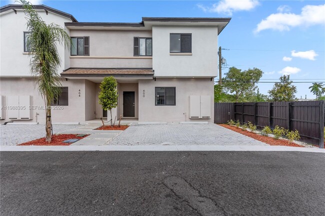 Building Photo - 409 SW 1st St