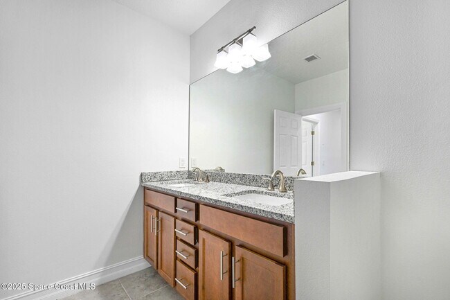 Building Photo - 1475 Isabella Dr