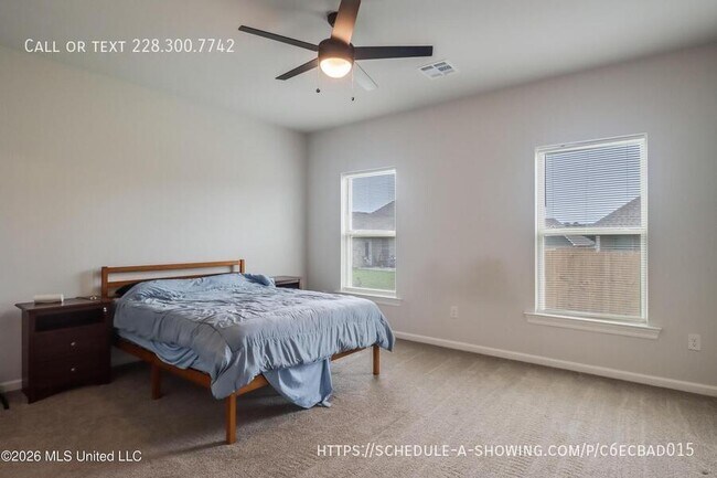 Building Photo - 11415 Oak Alley Dr