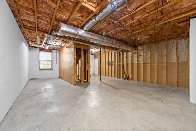 Building Photo - 183 Whitehall Dr