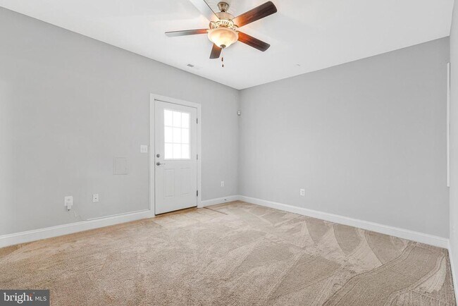 Building Photo - 947 Rye Dr