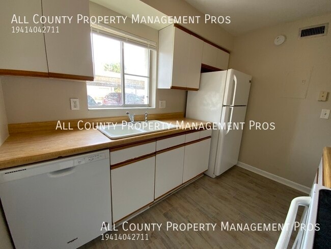 Building Photo - 2605 Pine Lake Terrace