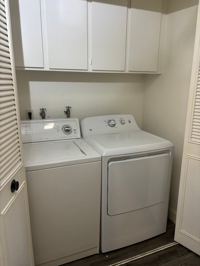 Building Photo - 1116 J St